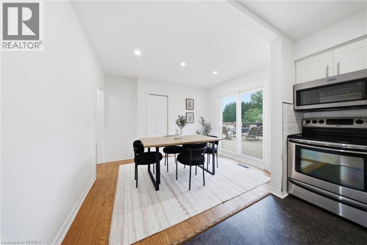 Photo 10 at 2 Frontenac Avenue, Fairview / Greenbrier, Brantford
