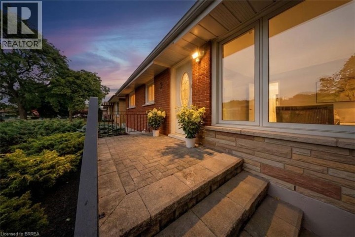 Photo 4 at 2 Frontenac Avenue, Fairview / Greenbrier, Brantford