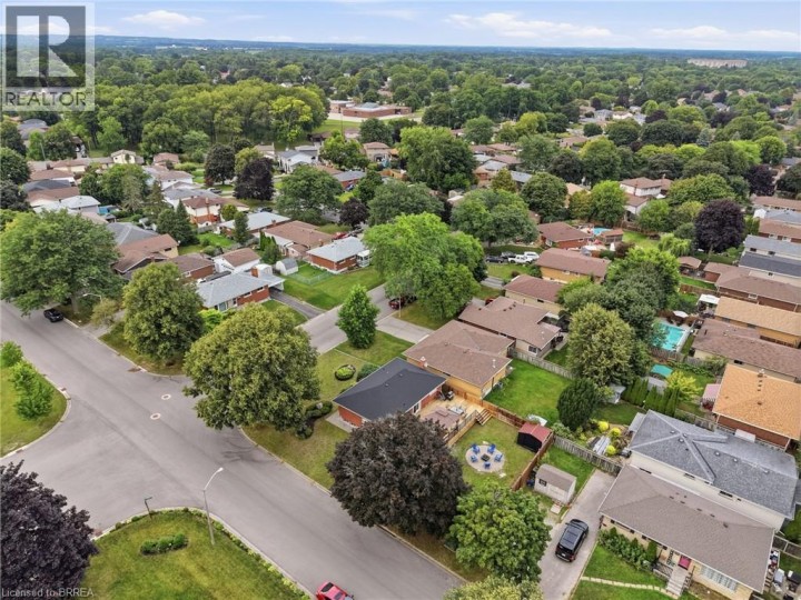 Photo 35 at 2 Frontenac Avenue, Fairview / Greenbrier, Brantford