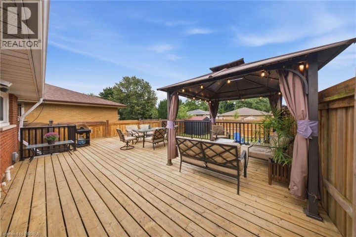 Photo 31 at 2 Frontenac Avenue, Fairview / Greenbrier, Brantford