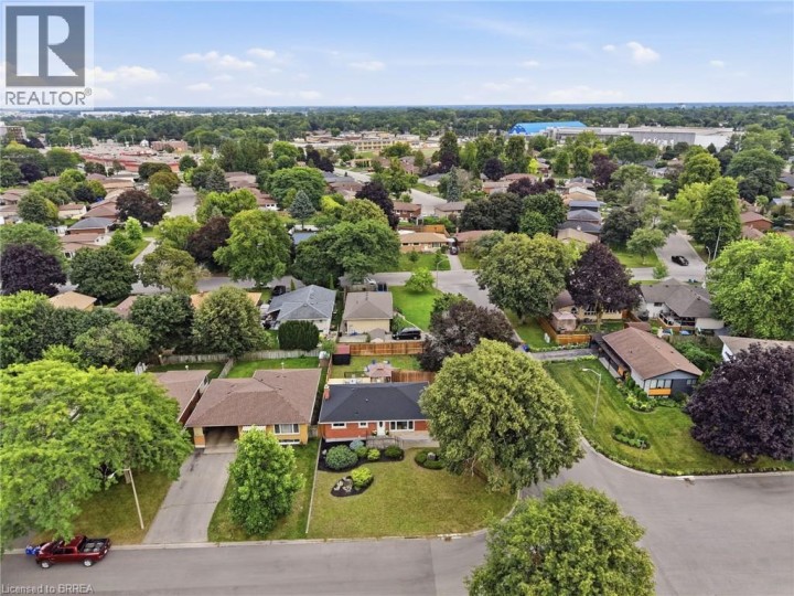 Photo 32 at 2 Frontenac Avenue, Fairview / Greenbrier, Brantford