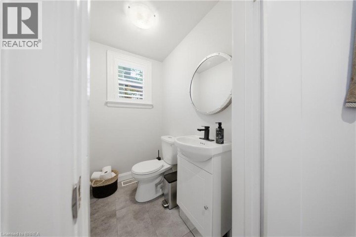 Photo 20 at 175 Grand River Avenue, Holmedale, Brantford