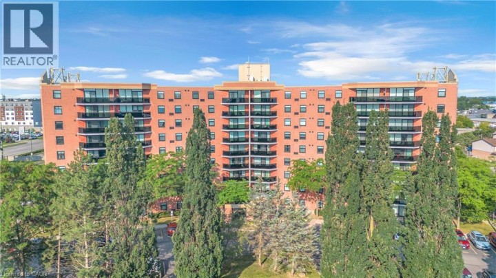 Photo 2 at 815 - 9 Bonheur Court, Brantwood Park, Brantford