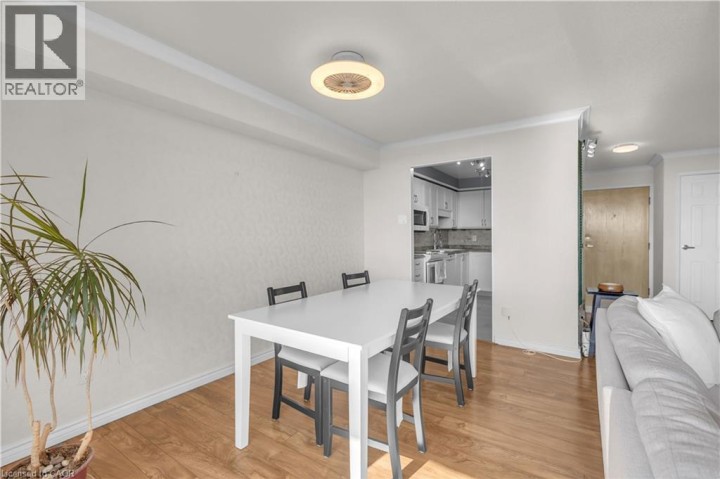 Photo 9 at 815 - 9 Bonheur Court, Brantwood Park, Brantford