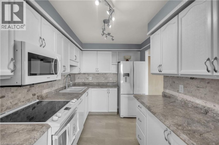 Photo 3 at 815 - 9 Bonheur Court, Brantwood Park, Brantford