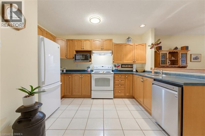 Photo 6 at 10 - 60 Whitlaw Way, Innerkip (Fair Grounds), Woodstock