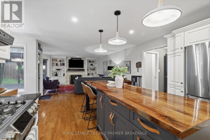 Photo 7 at 39 Hutchinson Place, Woodstock - North, Woodstock
