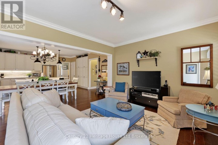 Photo 16 at 528 Baldwin Crescent, Woodstock - North, Woodstock