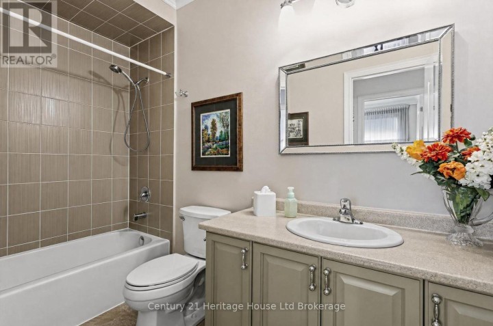Photo 7 at 528 Baldwin Crescent, Woodstock - North, Woodstock