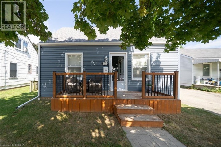 Photo 3 at 77 Eighth Avenue, Eagle Place East, Brantford
