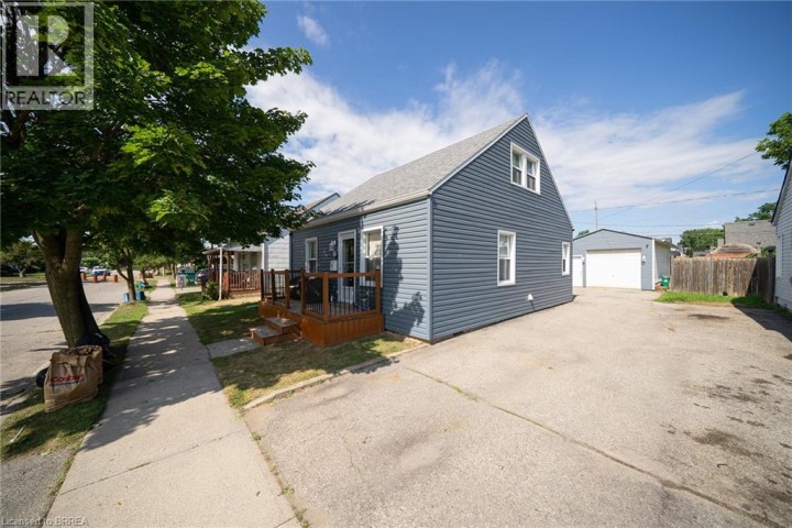 Photo 4 at 77 Eighth Avenue, Eagle Place East, Brantford