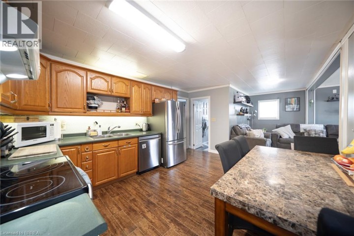 Photo 9 at 77 Eighth Avenue, Eagle Place East, Brantford