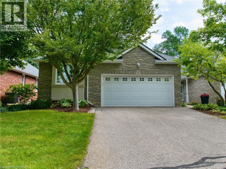 Photo 2 at 26 - 115 Glenwood Drive, Echo Place, Brantford