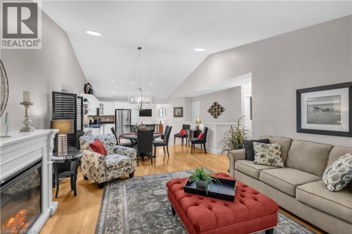Photo 10 at 13 - 633 N Park Road, Cedarland, Brantford
