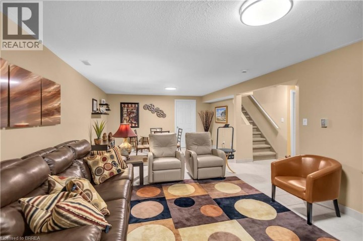 Photo 19 at 13 - 633 N Park Road, Cedarland, Brantford