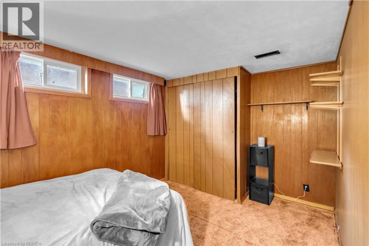Photo 26 at 18 Kingsmount Crescent, Sw Rural, Brantford