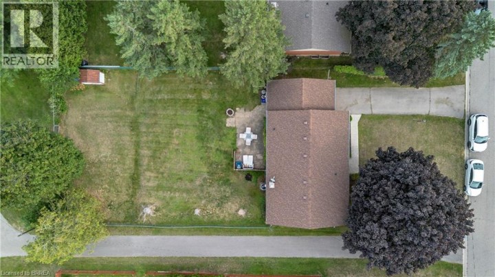 Photo 35 at 18 Kingsmount Crescent, Sw Rural, Brantford
