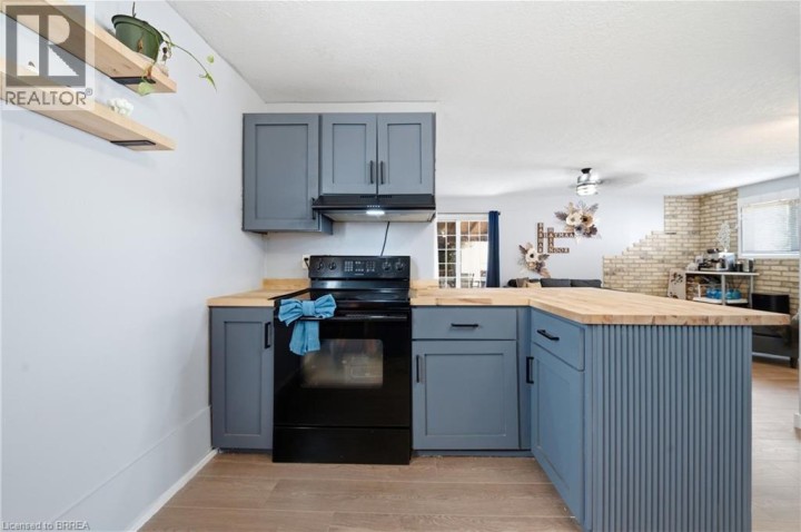 Photo 12 at 49 Seventh Avenue, Eagle Place East, Brantford