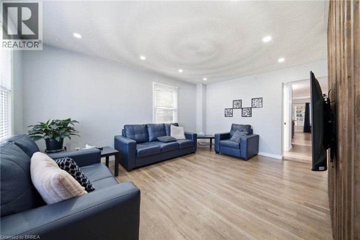 Photo 4 at 49 Seventh Avenue, Eagle Place East, Brantford