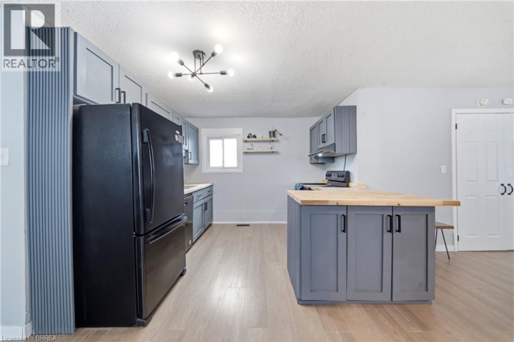 Photo 9 at 49 Seventh Avenue, Eagle Place East, Brantford