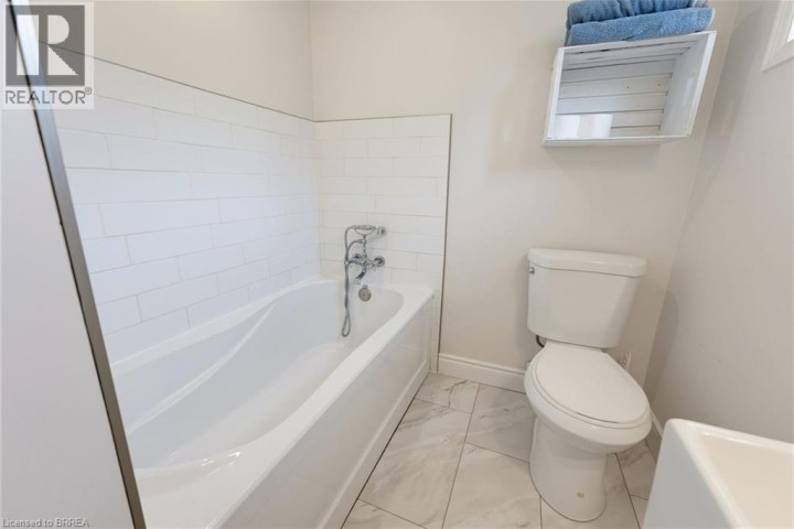 Photo 11 at 46 Garden Crescent, Innerkip (Fair Grounds), Woodstock