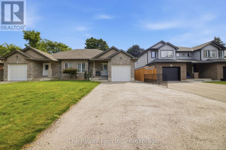 Photo 2 at 27 Cronyn Street, Woodstock - South, Woodstock