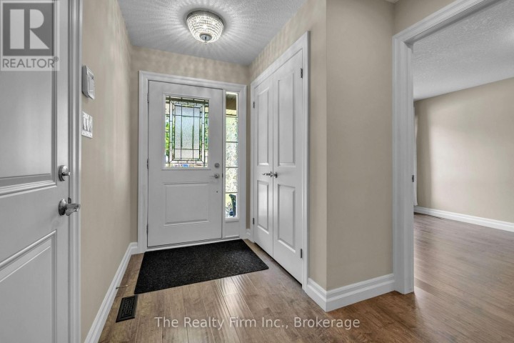 Photo 3 at 27 Cronyn Street, Woodstock - South, Woodstock