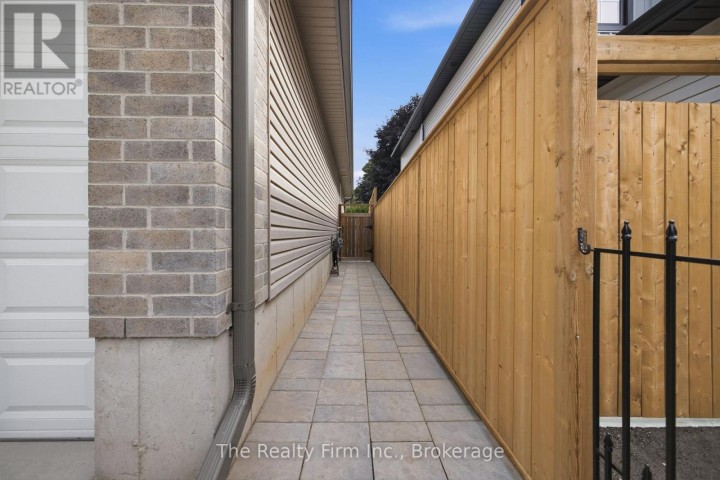 Photo 33 at 27 Cronyn Street, Woodstock - South, Woodstock
