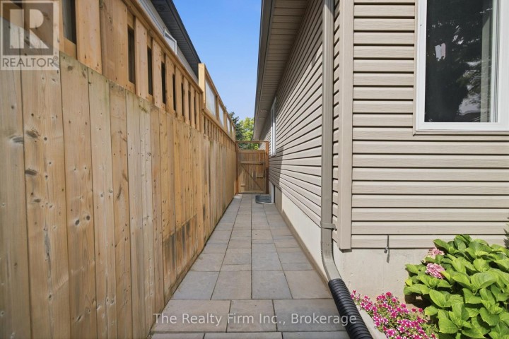 Photo 34 at 27 Cronyn Street, Woodstock - South, Woodstock