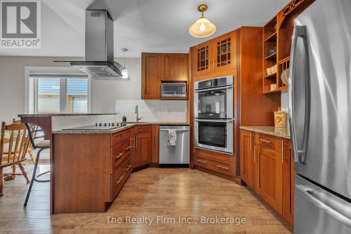 Photo 7 at 27 Cronyn Street, Woodstock - South, Woodstock
