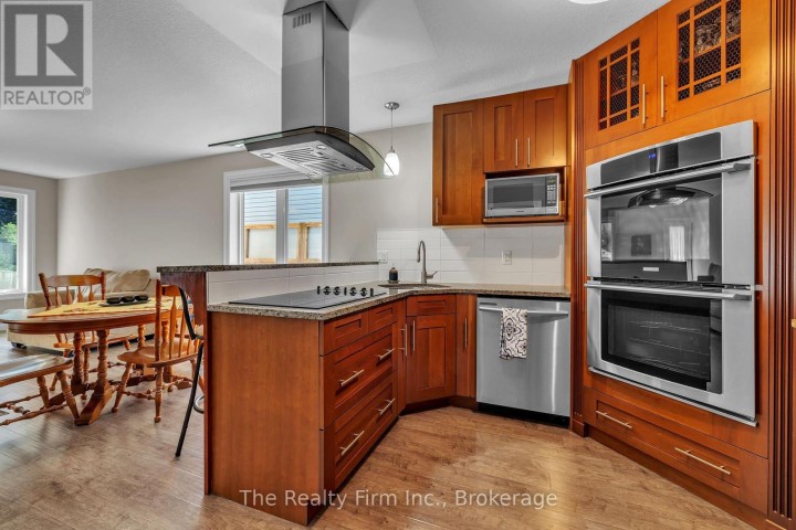 Photo 9 at 27 Cronyn Street, Woodstock - South, Woodstock