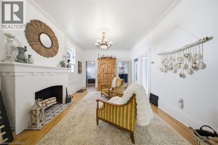 Photo 8 at 62 East Avenue, Victoria / Arthur, Brantford