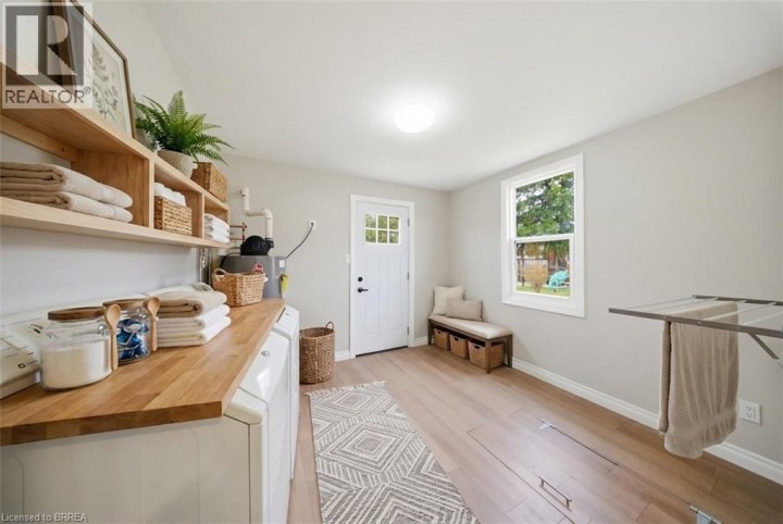 Photo 11 at 17 Able Avenue, Victoria / Arthur, Brantford