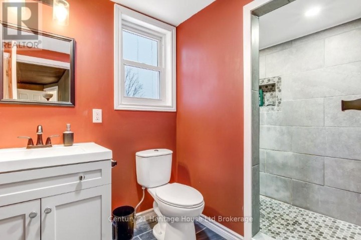 Photo 11 at 87 Bay Street, Woodstock - South, Woodstock