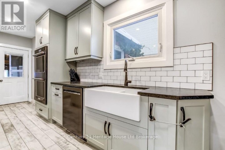 Photo 4 at 87 Bay Street, Woodstock - South, Woodstock