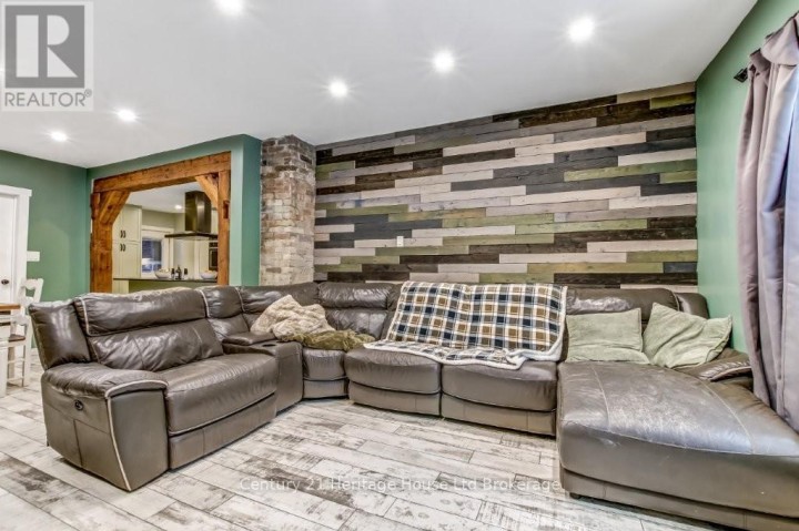 Photo 9 at 87 Bay Street, Woodstock - South, Woodstock