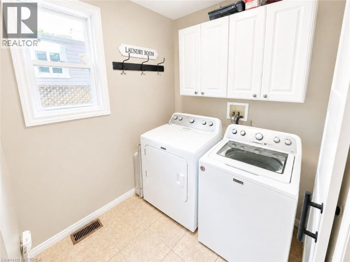 Photo 14 at 15 Esther Street, East Ward, Brantford