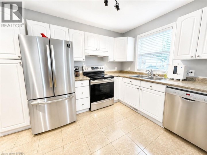 Photo 4 at 15 Esther Street, East Ward, Brantford