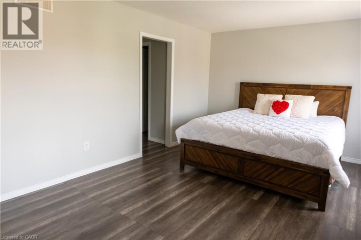 Photo 17 at 20 Gillespie Drive, Empire South, Brantford