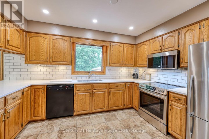 Photo 10 at 81 N Glenn Avenue, Sweaburg, South-West Oxford