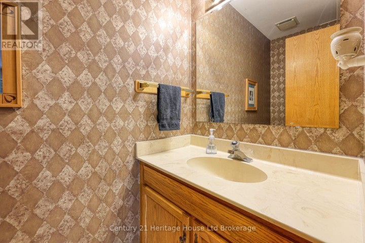 Photo 17 at 81 N Glenn Avenue, Sweaburg, South-West Oxford