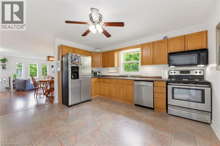 Photo 11 at 1 Limerick Lane, Donegal / Mcguiness, Brantford
