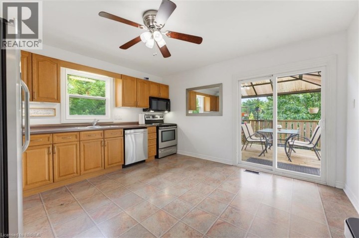 Photo 12 at 1 Limerick Lane, Donegal / Mcguiness, Brantford