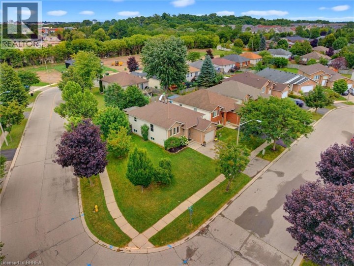 Photo 3 at 1 Limerick Lane, Donegal / Mcguiness, Brantford