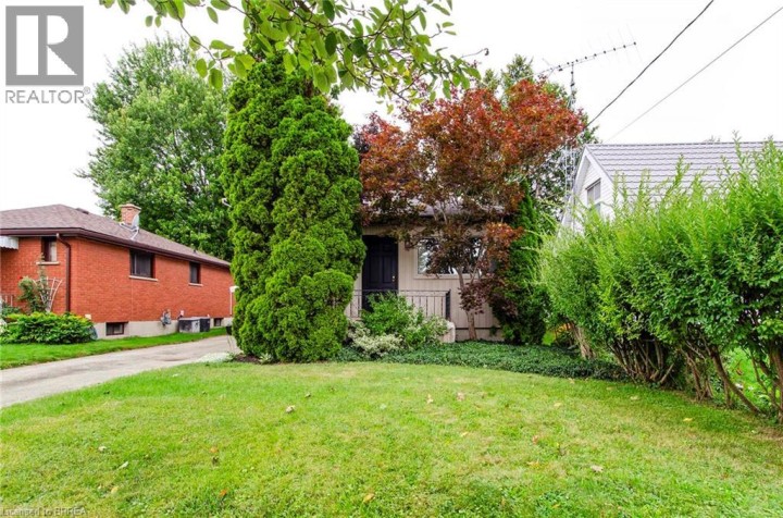 Photo 2 at 20 John Street, Holmedale, Brantford