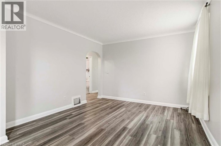 Photo 5 at 20 John Street, Holmedale, Brantford