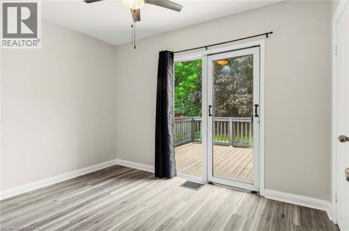 Photo 13 at 20 John Street, Holmedale, Brantford