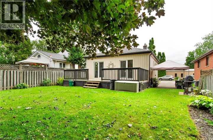 Photo 33 at 20 John Street, Holmedale, Brantford