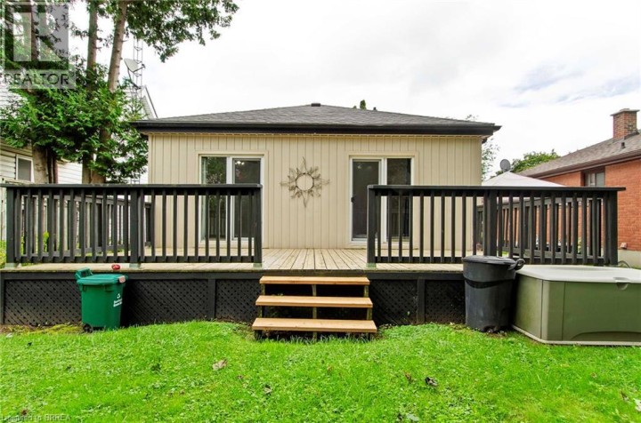 Photo 1 at 20 John Street, Holmedale, Brantford