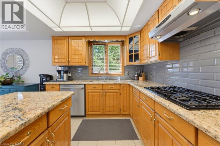 Photo 10 at 21 Cameron Lane, Brier Park, Brantford